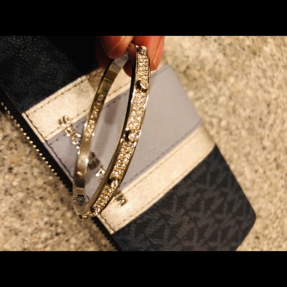 ✨✨Michael Kors Silver with Crystal Stones✨✨